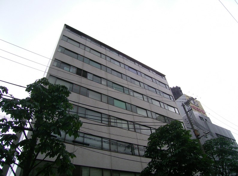 神戸市中央区浜辺通の事務所